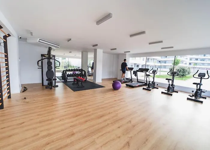 2bdr New With Pool